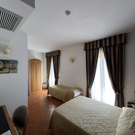 Hotel Bologna Флоренция Екстериор снимка